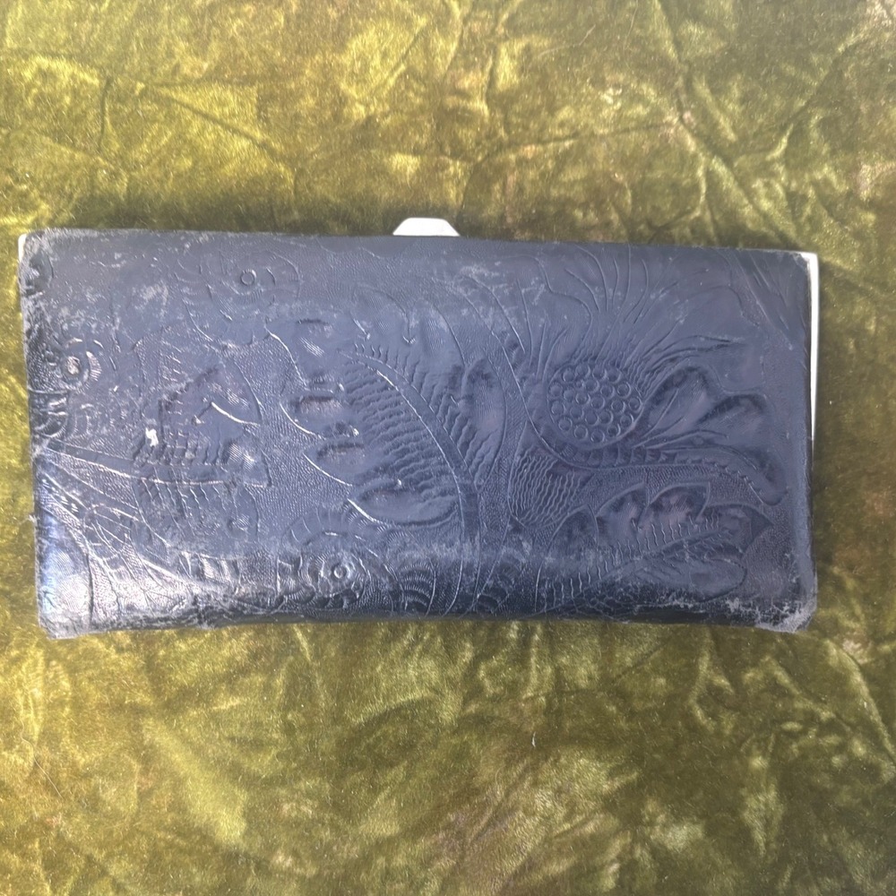 LUCILLE Black Embossed Floral Leather Clutch Wallet Organizer‎